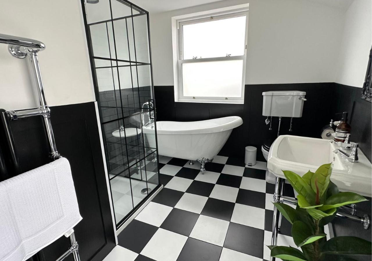 Villa Stunning Scottish Hot Tub Getaway Gatehouse of Fleet Esterno foto